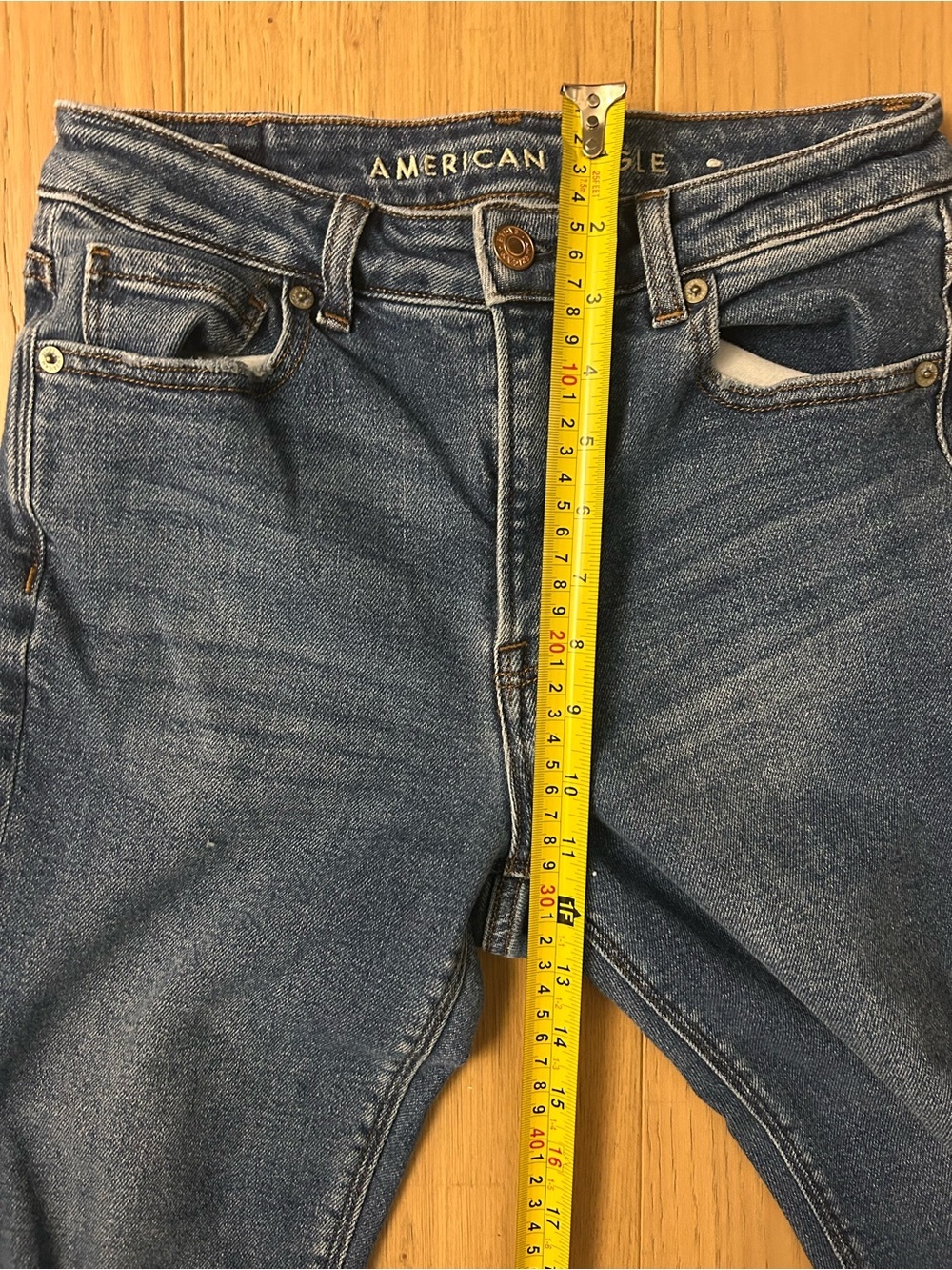American Eagle Strigid Mom Jeans - Picture 8 of 10